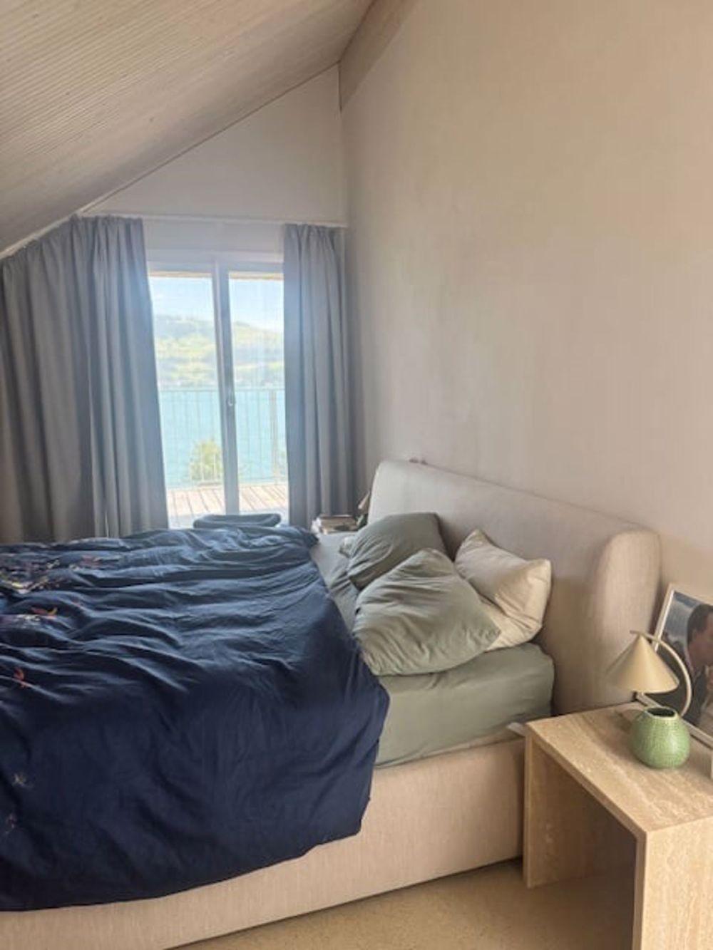 Traumhafte 3.5-Zimmer-Dachwohnung mit Seeblick und und privatem Seezugang in Uerikon - Bild 5