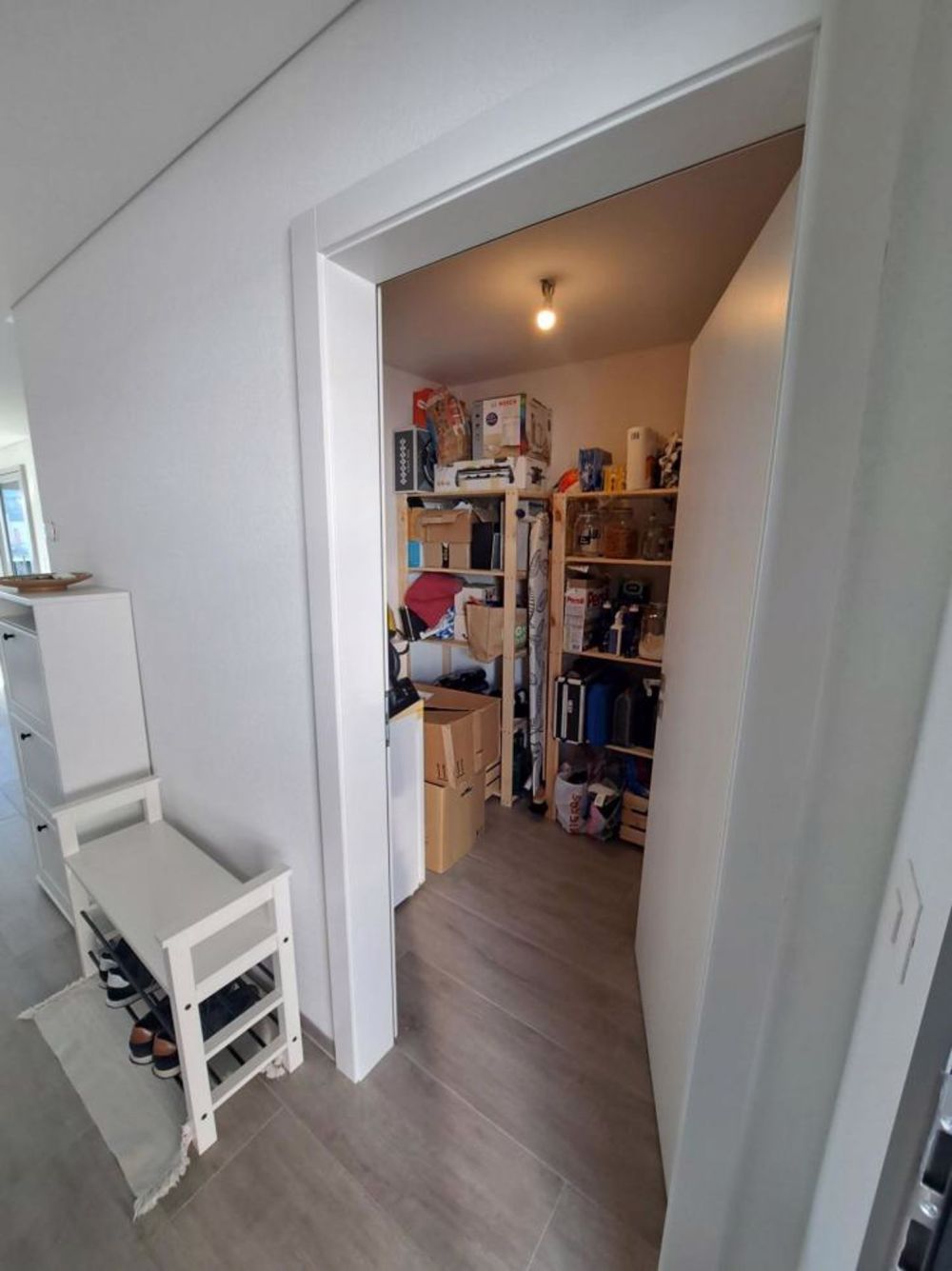 Cheyres Wohnung mit 3 1/2 Zimmern und großem Balkon mit Seeblick - Bild 7