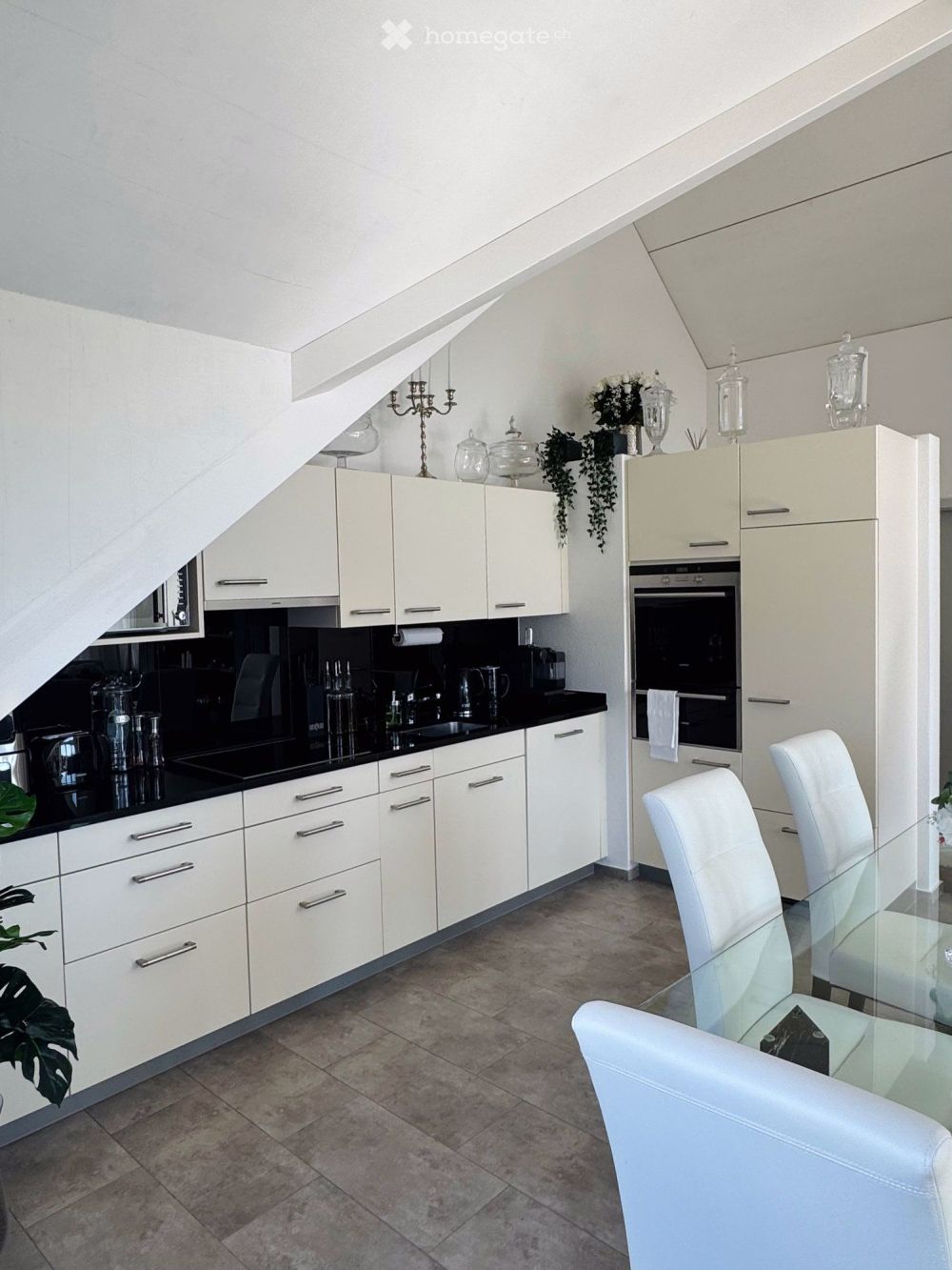 Charmante und geräumige 2.5-Zimmer-Wohnung - Bild 2