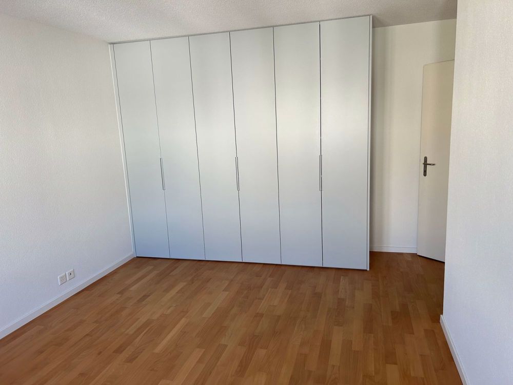 Zentrale 4.5-Zimmer-Wohnung (2. OG) mit Balkon - Bild 7