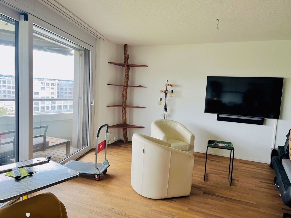 Moderne möblierte 2.5-Zimmerwohnung im Zentrum von Biel - Bild 4