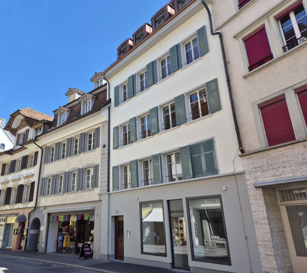 ERSTVERMIETUNG: Exklusive Attikawohnung mit 76 m² eigener Dachterrasse und 360° Panoramablick - Hausansicht Seite Pfistergasse quer