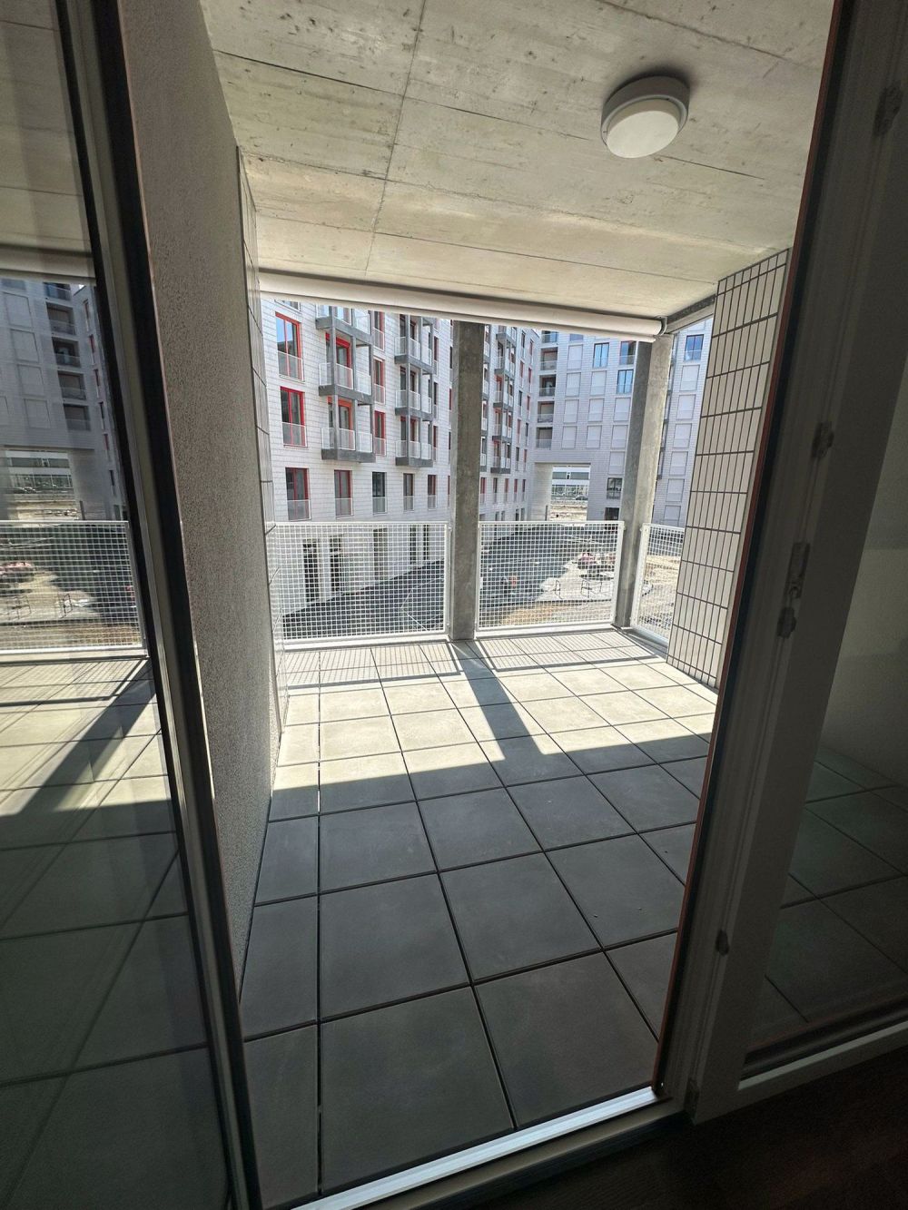 Erstbezug! Moderne, helle Wohnung mit Balkon, ruhig, zentral und top angebunden - Bild 9