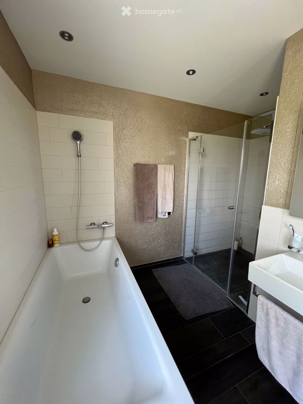 Moderne 4.5-Zimmer-Wohnung mit Balkon in Naenikon - Bild 13