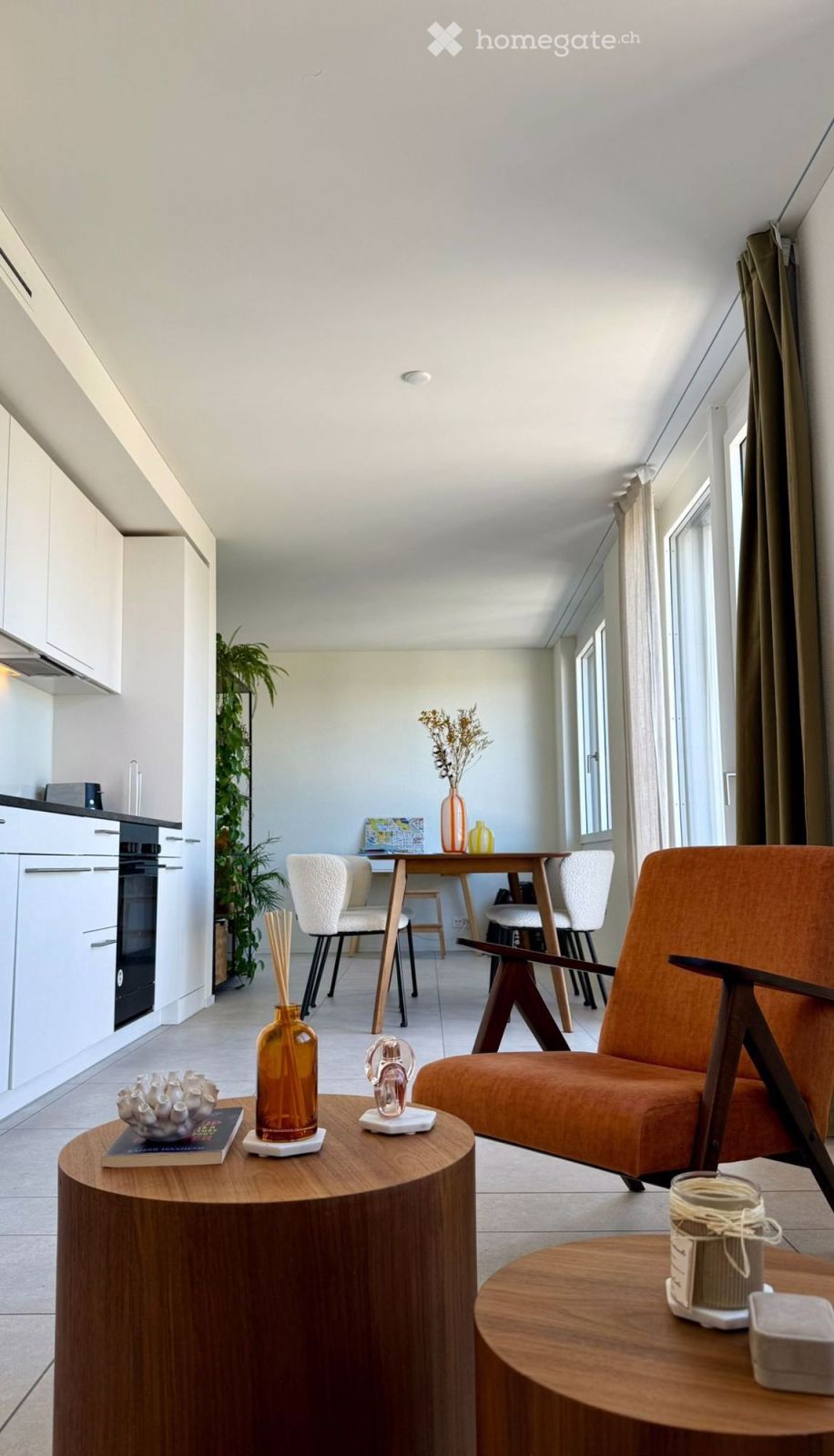 Möbliertes grosses Studio in Dübendorf - befristet - Bild 1