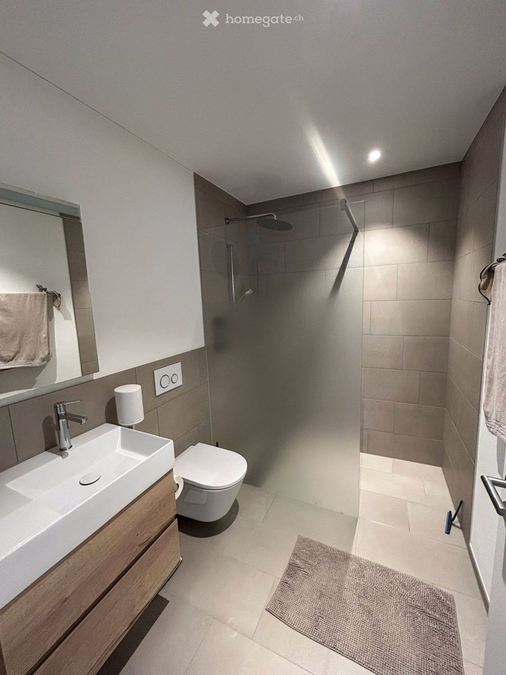 Hochwertig ausgebaute 4.5-Zimmer-Wohnung im gepflegten Parco Verde zu vermieten - Bild 4