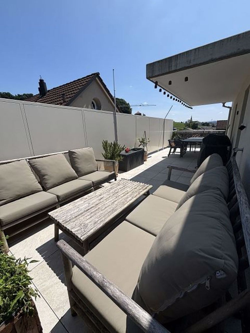 Moderne, helle Attikawohnung - Terrasse gross