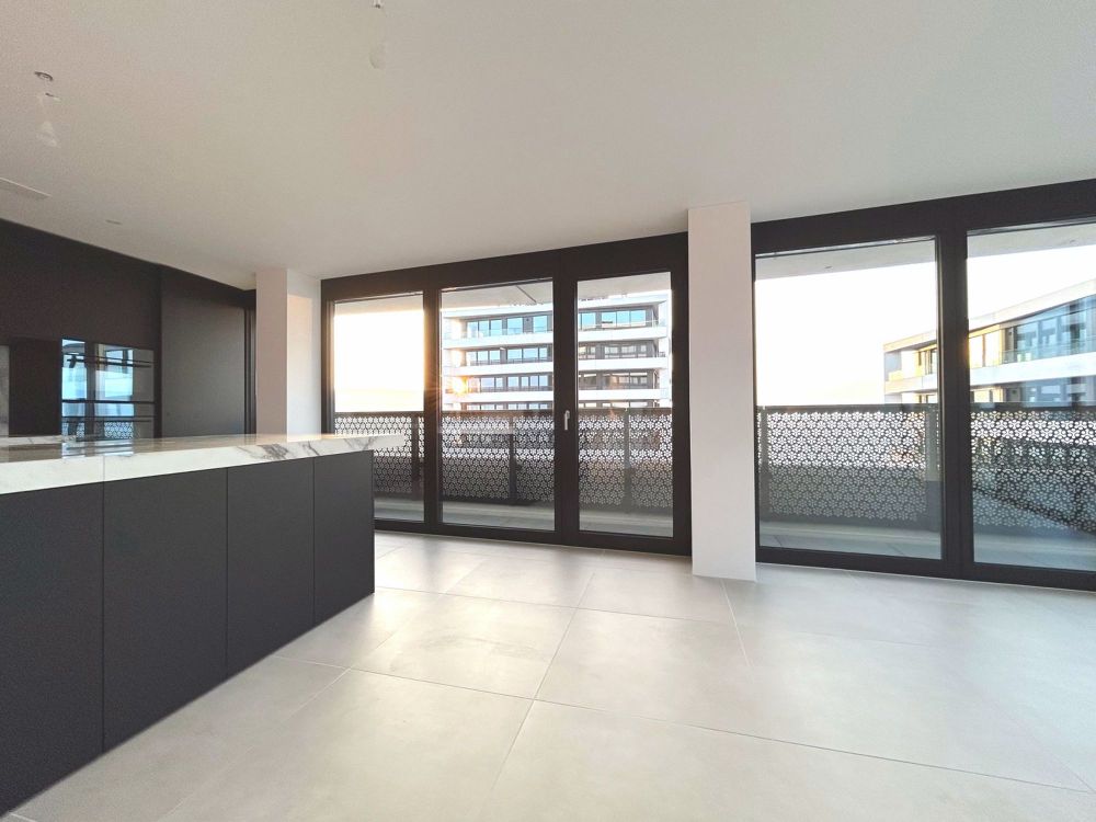 EXKLUSIV WOHNEN AUF 33. ETAGE DES HÖCHSTEN WOHNGEBÄUDES DER SCHWEIZ - Bild 3