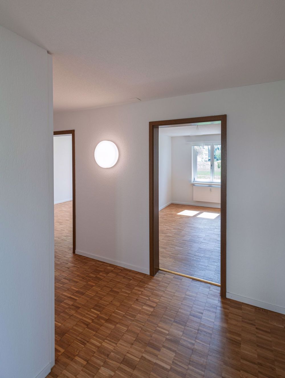 Erstvermietung nach Komplettsanierung: 4.5-Zimmer-Wohnung mit Balkon in Wagen - Bild 12