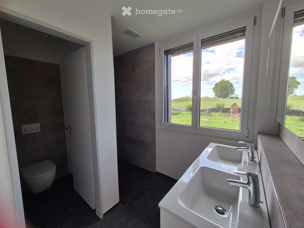 Erstvermietung, attraktive, ruhige Wohnung im Grünen mit grossem Balkon und Fernsicht - Bild 8