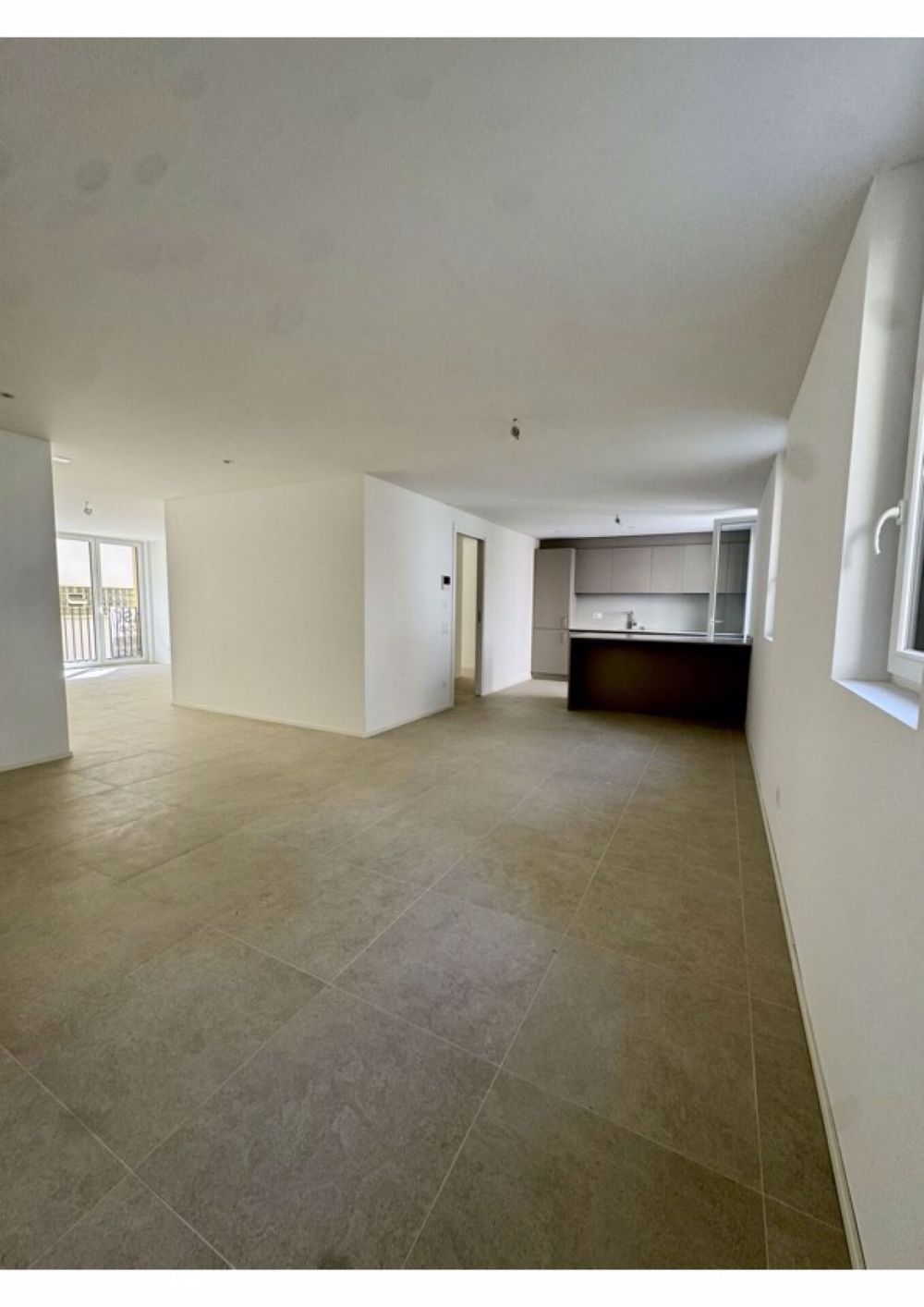 CADRO Ampio 4.5 Nuovo | GRANDE TERRAZZA | Pigione 2'500 | Spese 300 | Posteggio in Autorimessa - Bild 3