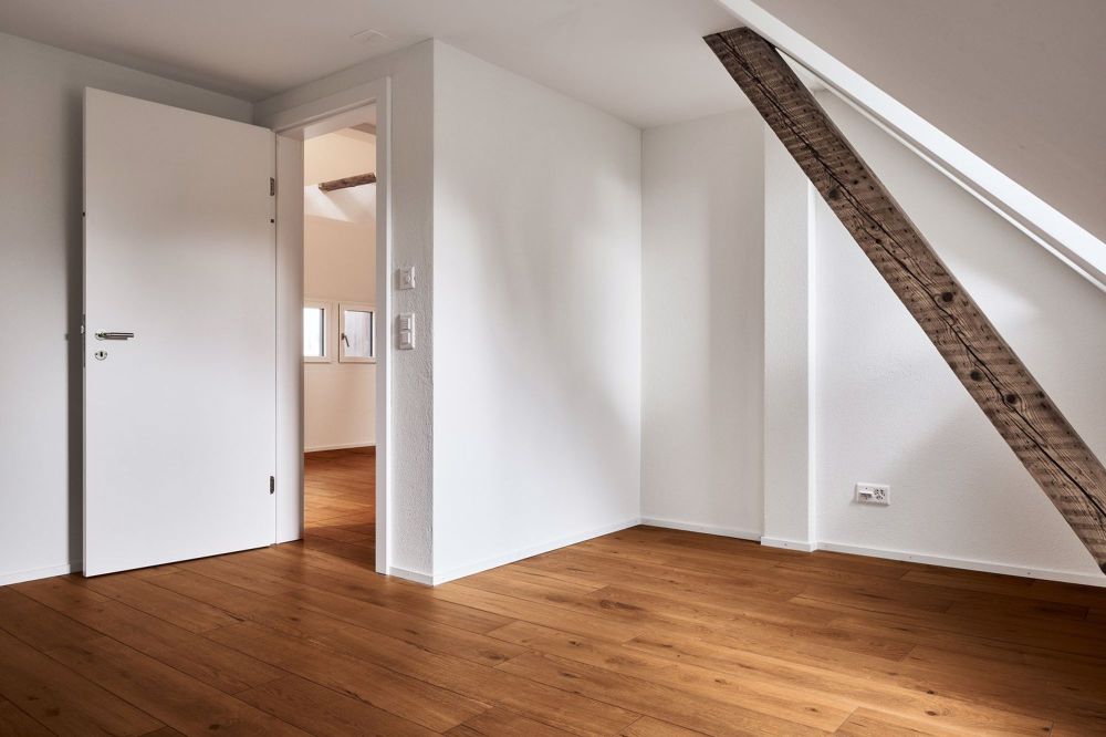 Erstvermietung nach Totalsanierung / Traumhafte Dachwohnung - Bild 4