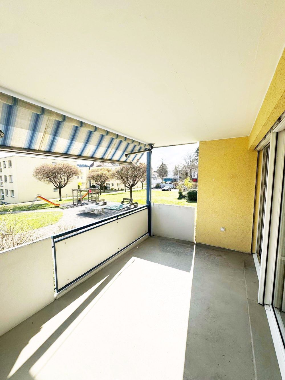 Geräumige 4.5-Zimmerwohnung mit brandneuer Küche - Bild 13
