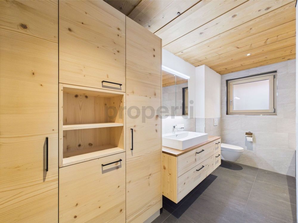 Grosszügige 4.5 Zimmer Wohnung in Oberwil im Simmental mit Aussicht - Image 9