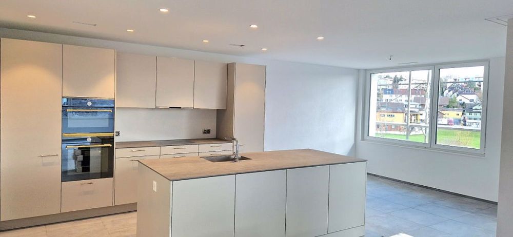 moderne Wohnung mit grosszügigem Sitzplatz - Kueche