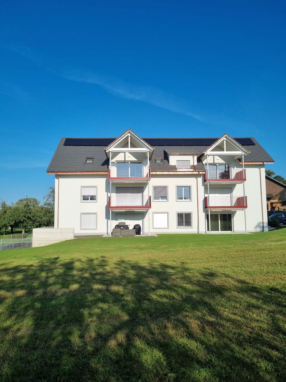 Erstbezug 4.5 Zimmer - Besichtigen Sie diese Wohnung vor Ort, bevor Sie irgend eine Wohnung mieten - Bild 9