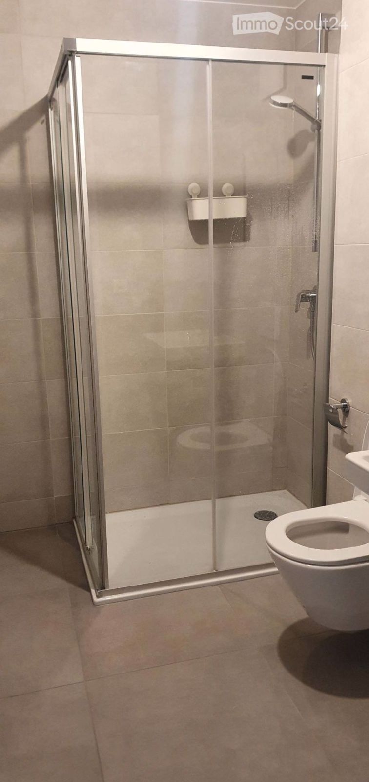 Moderne 2.5-Zimmer-Wohnung mit Balkon in Evouettes - Bild 3