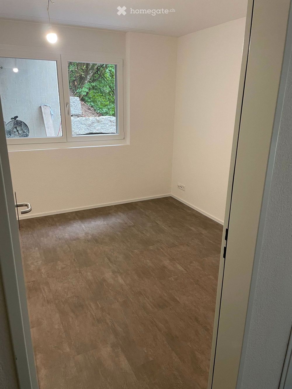 Moderne 2.5-Zimmer-Neubau-Wohnung mit Panorama-Balkon in Hombrechtikon - Bild 4