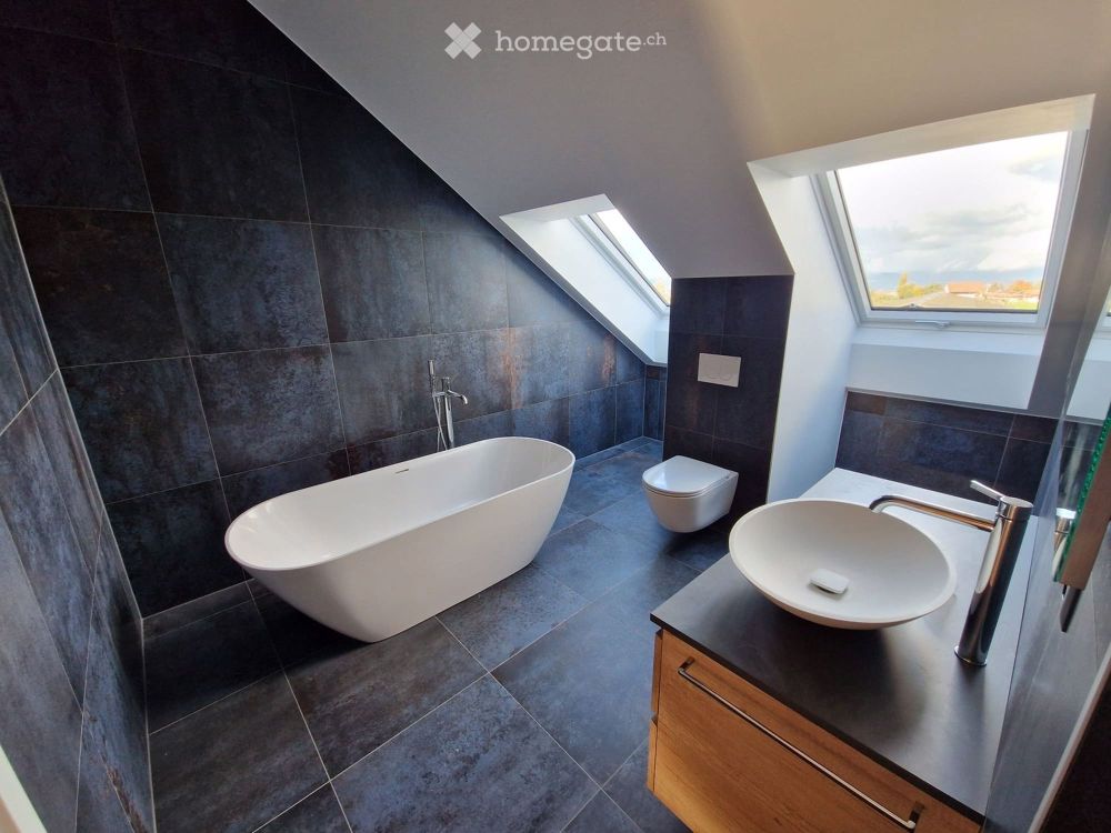 Neue und helle Wohnung – Dachgeschoss-Duplex 4.5 Zimmer mit 115 m2 – Bottens - Bild 7