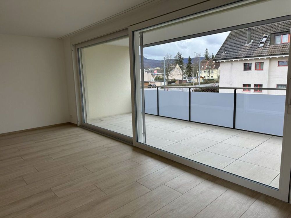 Moderne attraktive 2.5-Zimmer-Wohnung in Reinach - mit Balkon & eigenem Waschturm - Bild 3