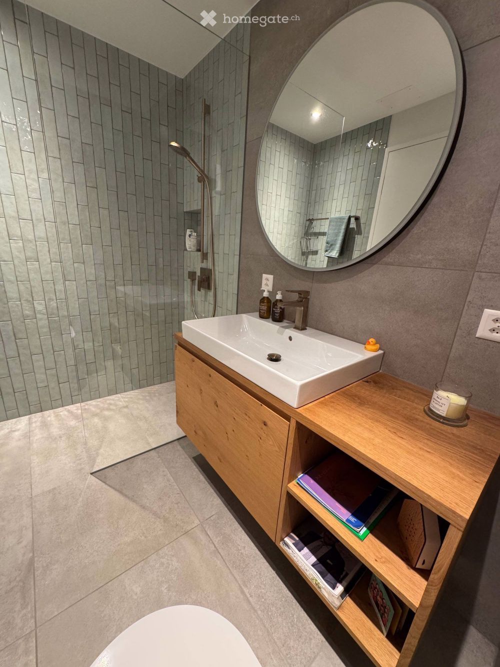 Exkl. 3.5-Zi.-Neubauwohnung als Erstwhg. mit Garten, Balkon und Traumlage am Bergbach in Trin Mulin - Bild 13