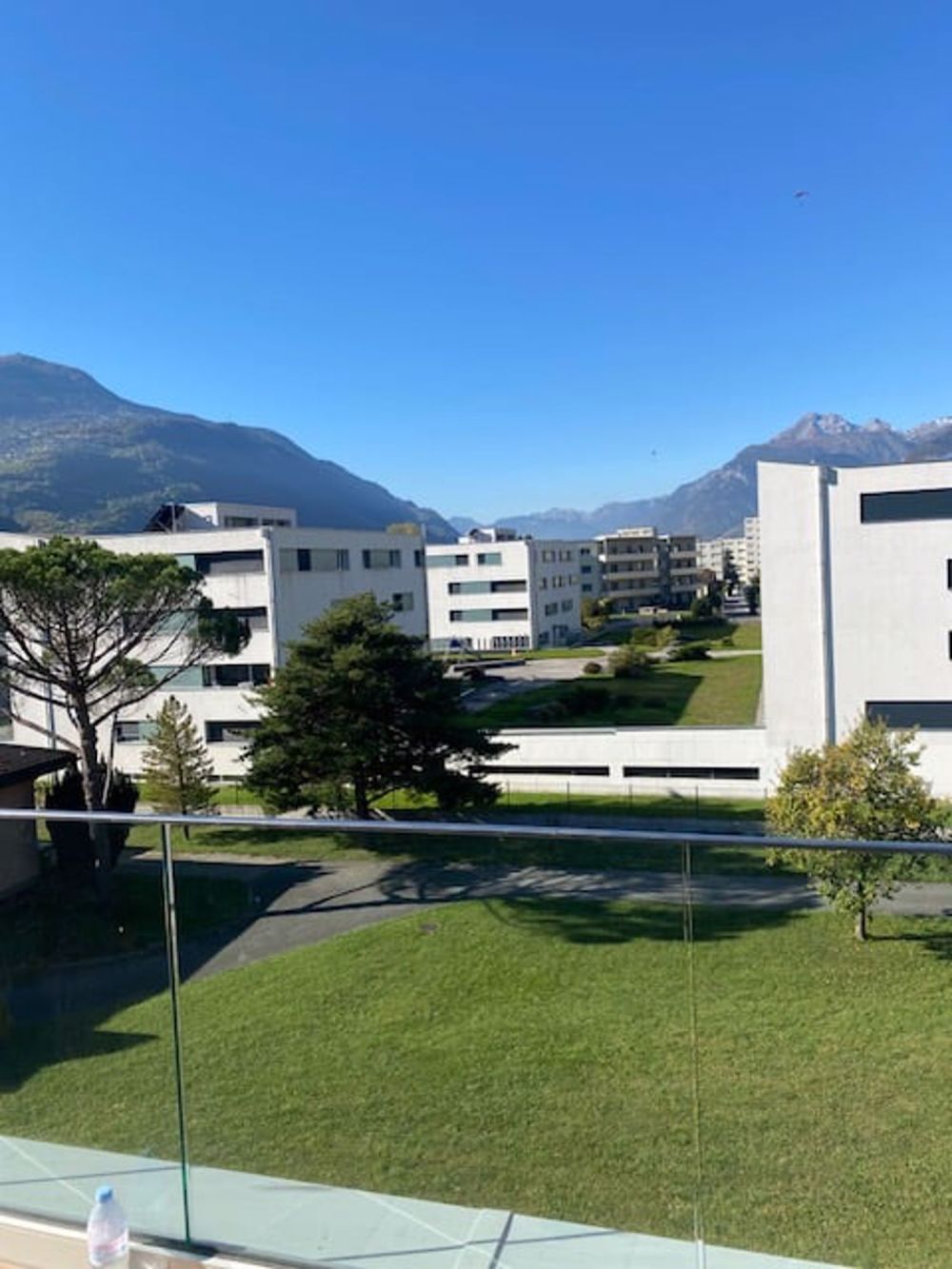 ZU VERMIETEN – PRÄCHTIGES NEUES ATTIKAPARTMENT 3.5 ZIMMER MIT SÜD-TERRASSE – Sion - Bild 1