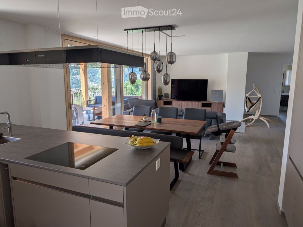 Moderne 4.5-Zimmer-Wohnung in ruhiger Lage in Trimmis - Bild 3