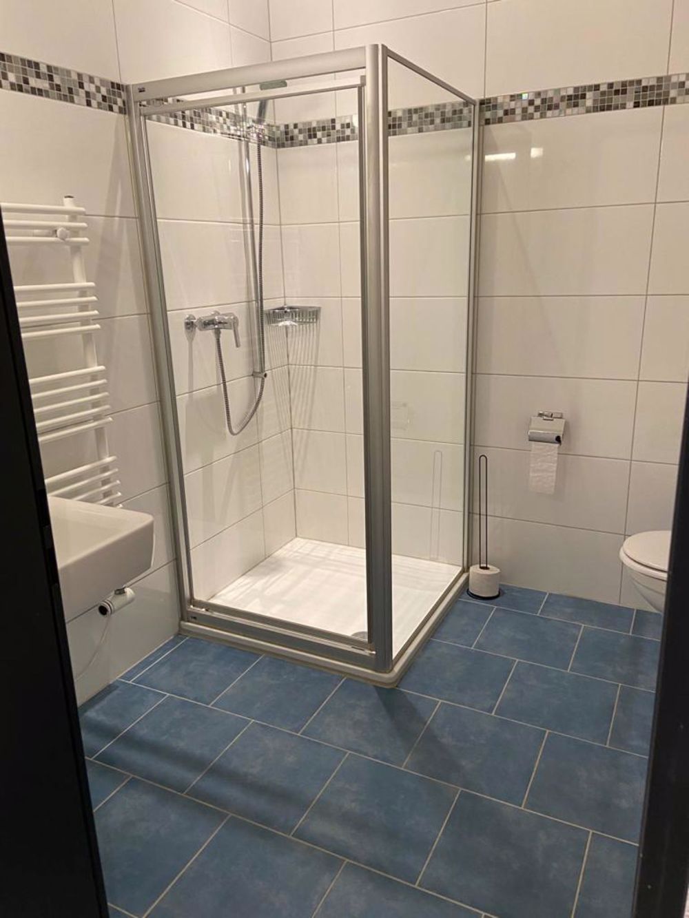Moderne, Grosse 2 Zi-Wohnung - Bild 4