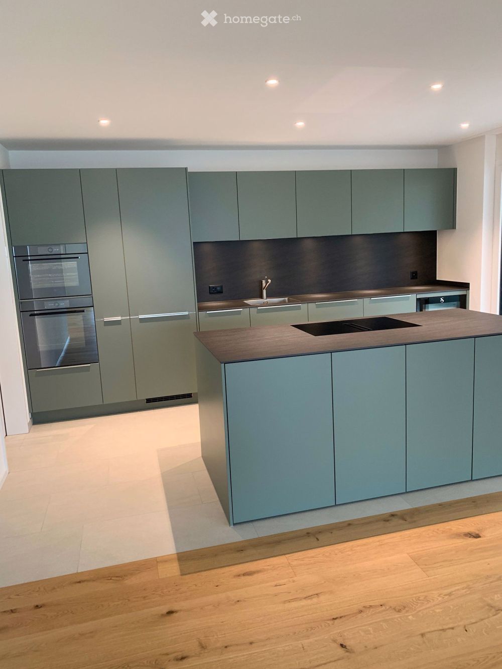 Moderne 4.5-Zimmer-Neubau-Wohnung mit grossem Balkon - Bild 2