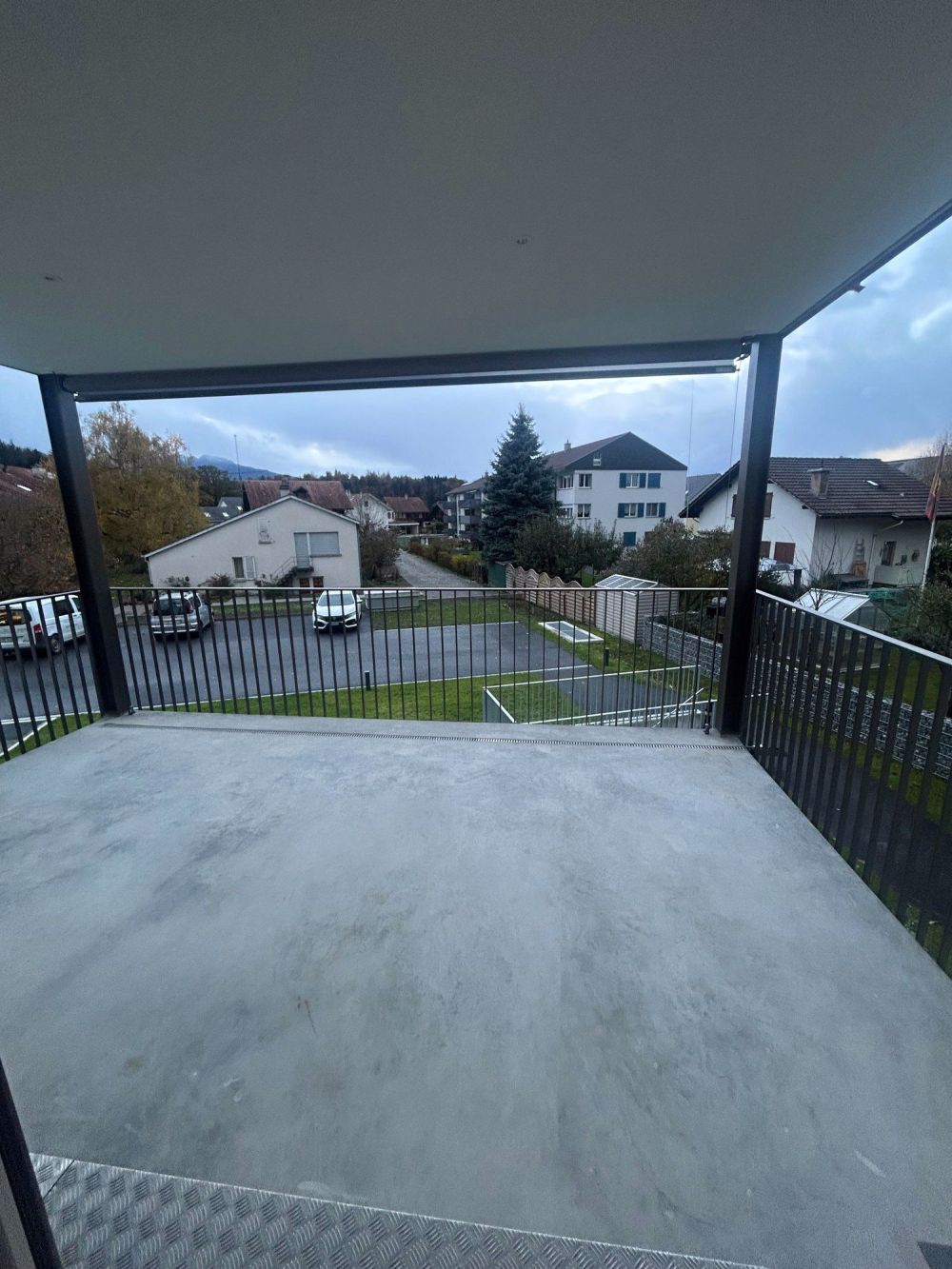 ERSTVERMIETUNG: Traumhafte Wohnung im ruhigen, ländlich geprägten Thierachern bei Thun - Bild 8