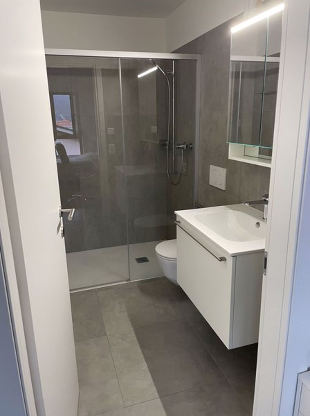 Wir suchen einen Nachmieter für eine 1.5-Zimmer-Wohnung in einem neu gebauten Gebäude - Bild 4