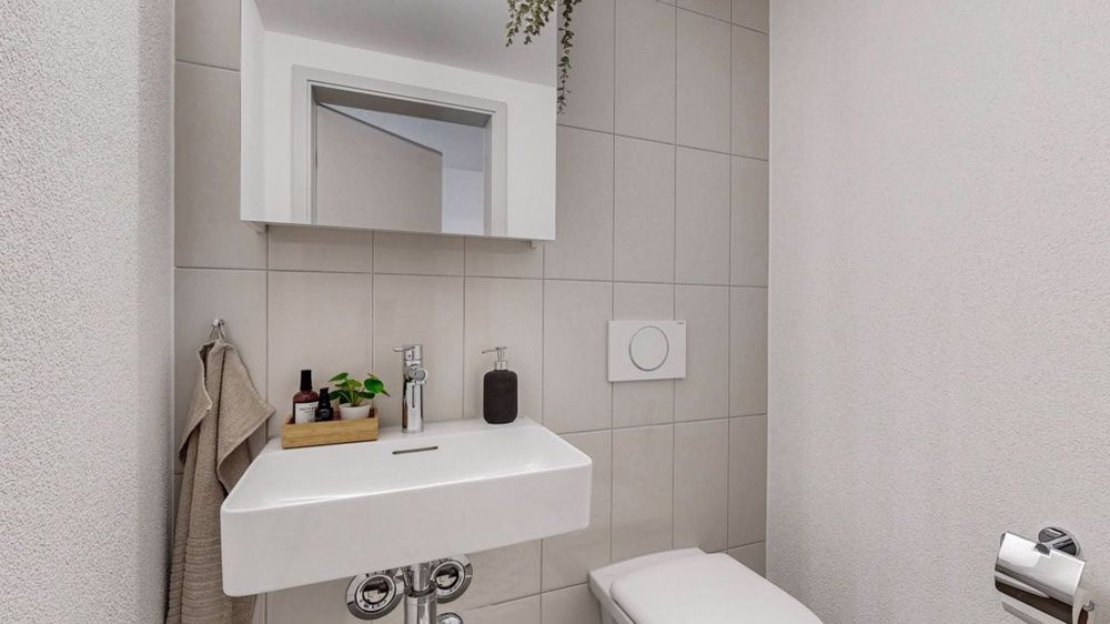 ERSTVERMIETUNG - Wohnen im sanierten Holenacker - 3.5-Zi-Whg-in-Bern-WC.jpg