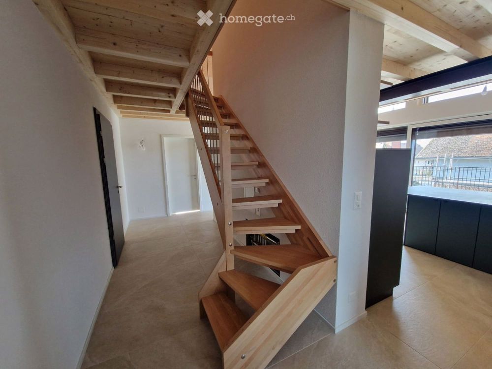 Neue und helle Wohnung – Dachgeschoss-Duplex 4.5 Zimmer mit 115 m2 – Bottens - Bild 9