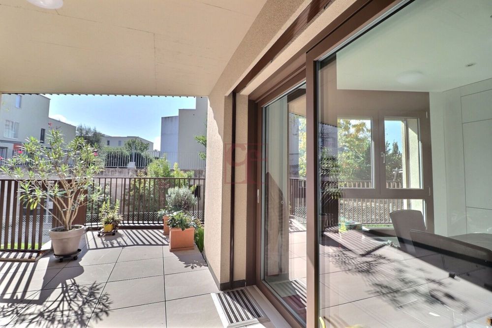 Das Zentrum des Clos - 3.5-Zimmer-Wohnung - Terrasse