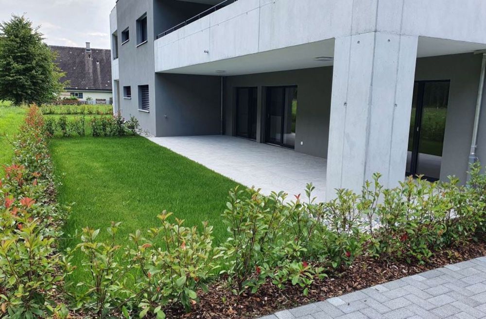 moderne 3.5-Zimmerwohnung mit Sitzplatz - Balkon