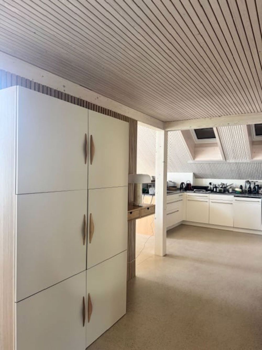 Traumhafte 3.5-Zimmer-Dachwohnung mit Seeblick und und privatem Seezugang in Uerikon - Bild 7