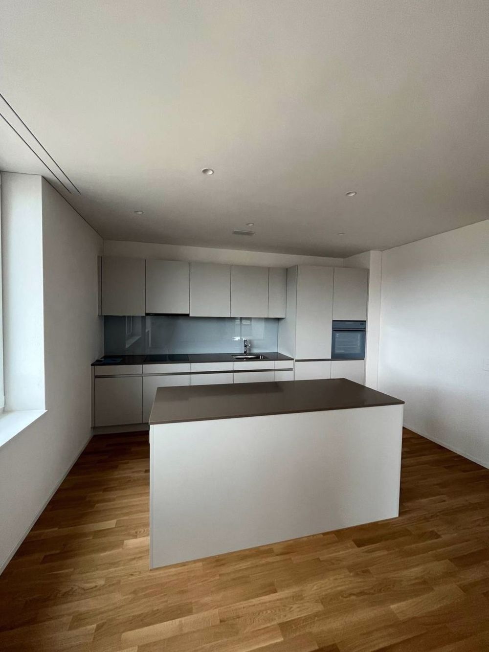Gemütliche 2,5-Zimmer-Wohnung in Suhr - Bild 1