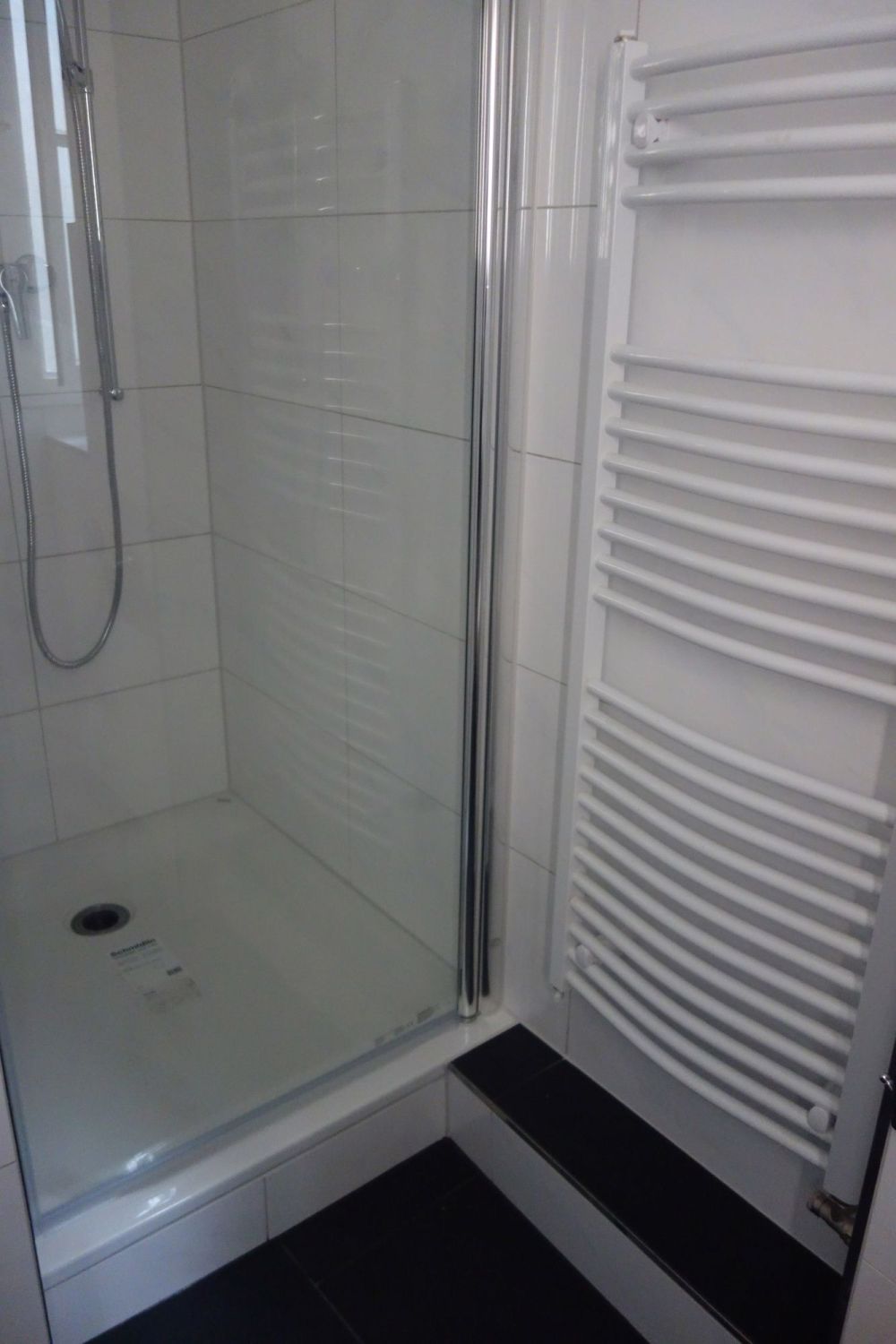Erstvermietung! Neu renoviertes Einzelzimmer in Biel! - Bild 3