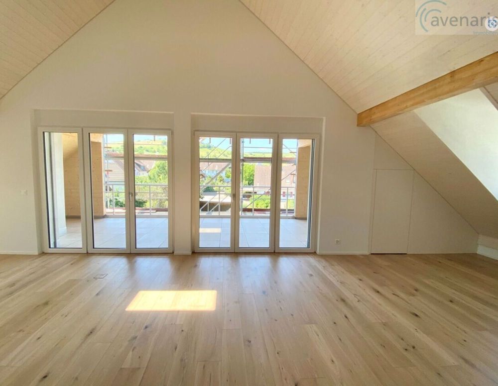 Traumhafte 4.5-Zimmer-Dachwohnung mit Weitblick - exklusives Wohnen - Wohn-Essbereich