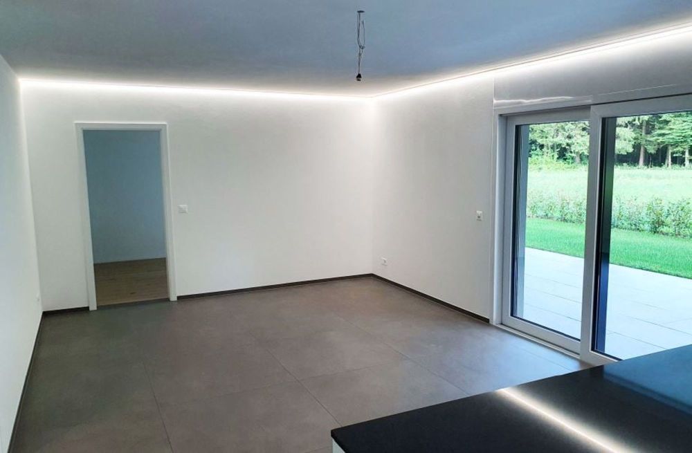 moderne 3.5-Zimmerwohnung mit Sitzplatz - Essbereich