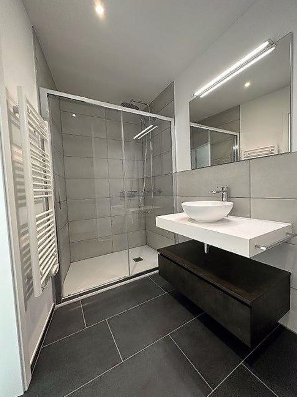 Moderno appartamento di 2.5 locali con balcone a S. Antonino - Bild 7