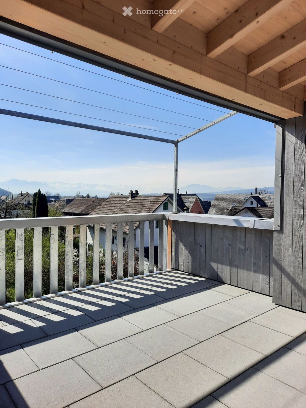 Individuelle Mietwohnungen (Obergeschoss mit Balkon und Dachgeschoss mit Loggia) - Bild 1