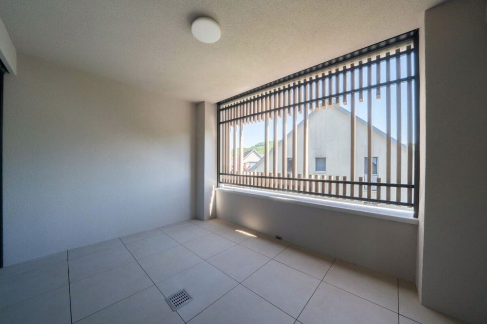 Erstvermietung: Neubau MFH mit 6 stilvollen Mietwohnungen am Bach - Weitere Wohnungen: \n\n2.5-Zimmer Dachgeschoss