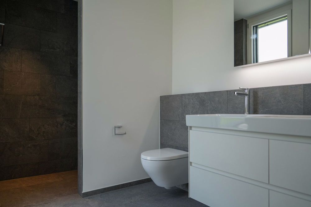 Modern Wohnen an ruhiger Lage - «Baldeggstrasse 31» Baden - Badezimmer