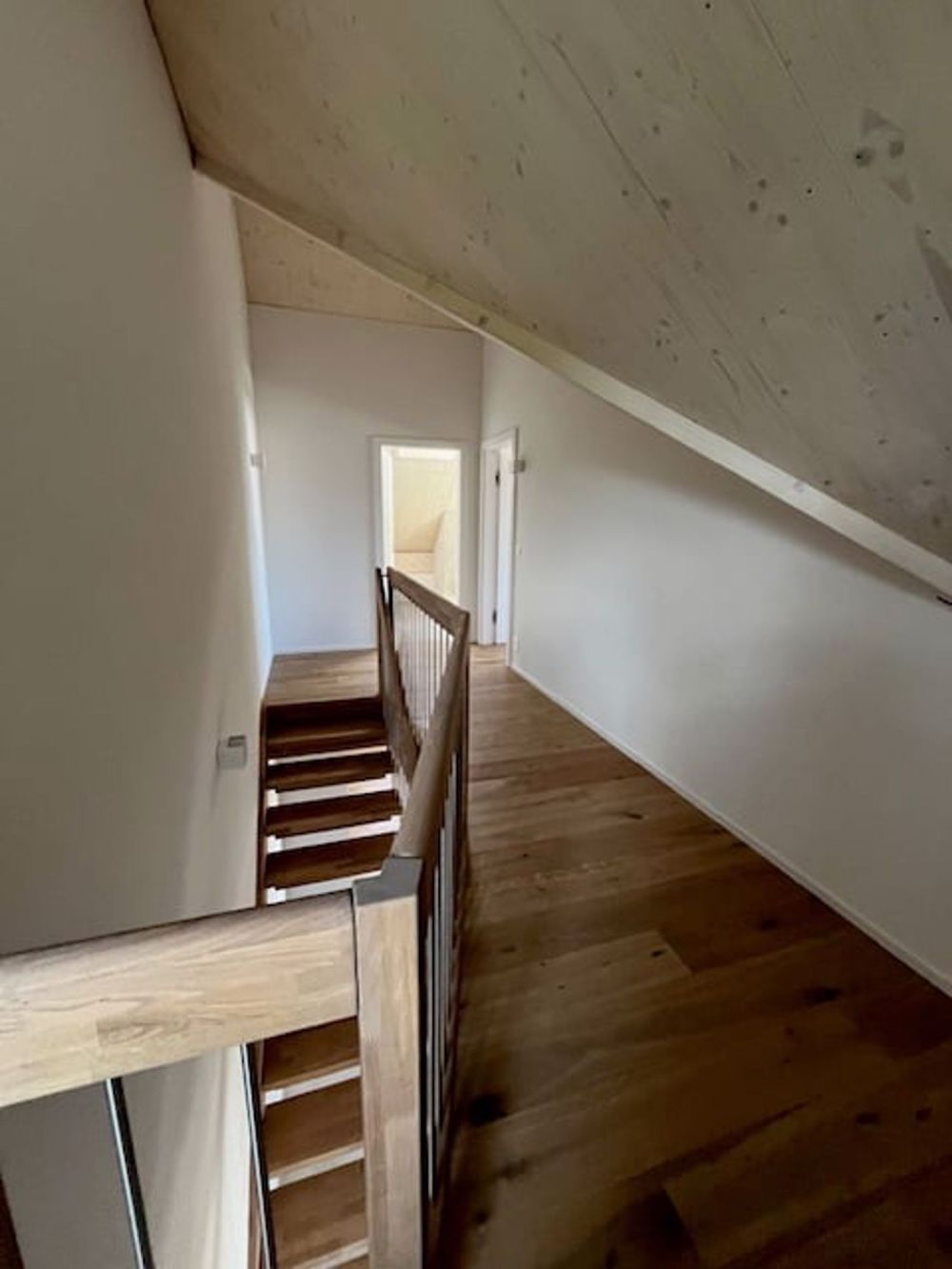Moderne 3.5-Zimmer-Wohnung mit Panoramablick in Jonen - Bild 5
