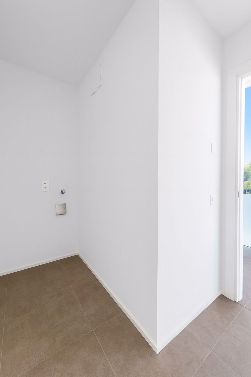 MONTEGGIO | Modernes 3.5-Zimmer-Wohnung | Miete 1'550 | Nebenkosten 200 | Parkplatz 100 - Bild 8