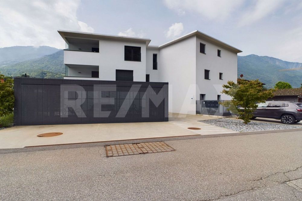 Apartment for sale in Roveredo, Switzerland - Bild 2