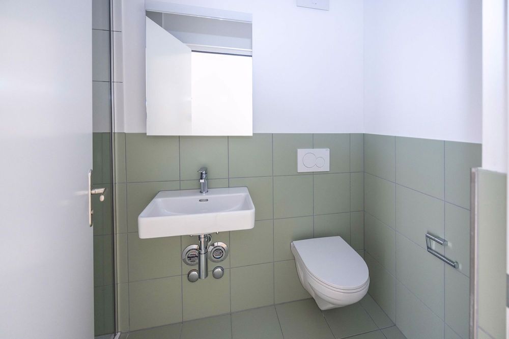 Erstvermietung nach Totalsanierung - 4.5 Zimmer-Dachwohnung - sep. WC/Dusche