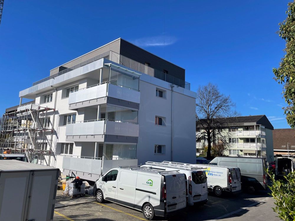 neu sanierte 4,5 Zimmerwohnung mit grossem Balkon - Bild 1