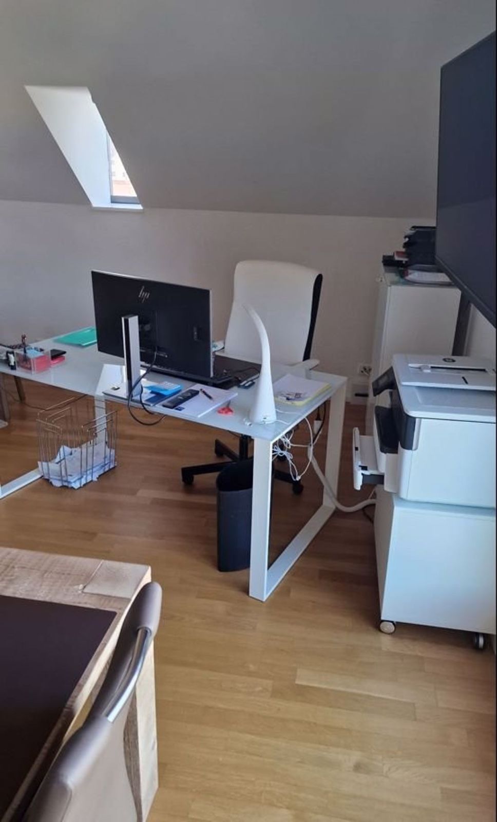 Schöne 1.5-Zimmerwohnung im Dorfkern zu vermieten - Büroecke